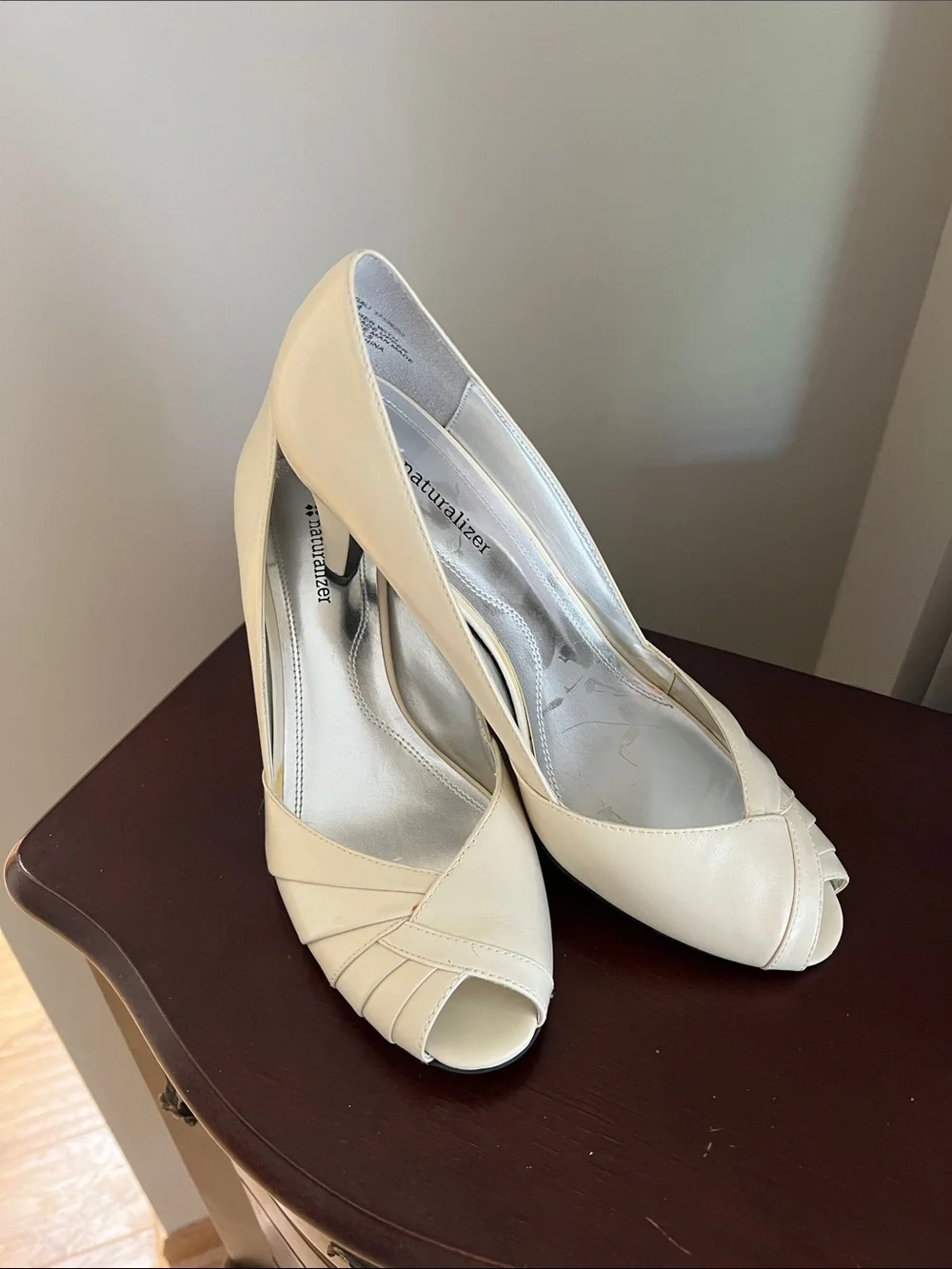 Naturalizer - Comfortable Cream Peep-Toe Heels - 9.5